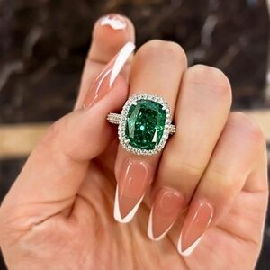 18K White Gold 8.0ct Emerald Cushion Cut Halo Diamond Ring Engagement Wedding